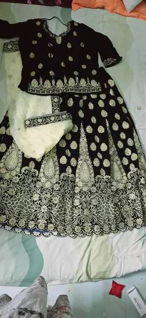 ডার্ক ব্লু কালারের লেহেঙ্গা