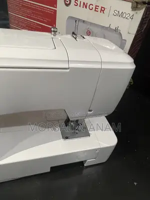 Singer SM024 Sewing Machine Brand New Box Just 1 Day Use