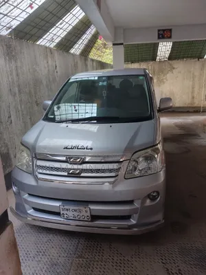 Toyota Noah 2003 Silver