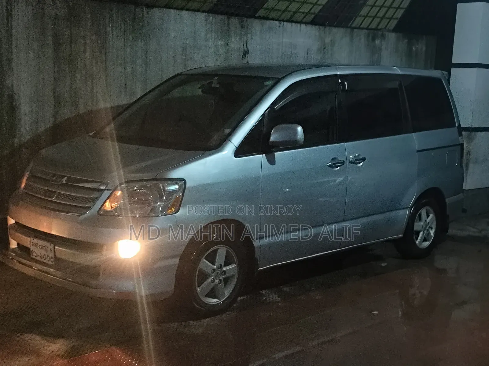 Toyota Noah 2003 Silver