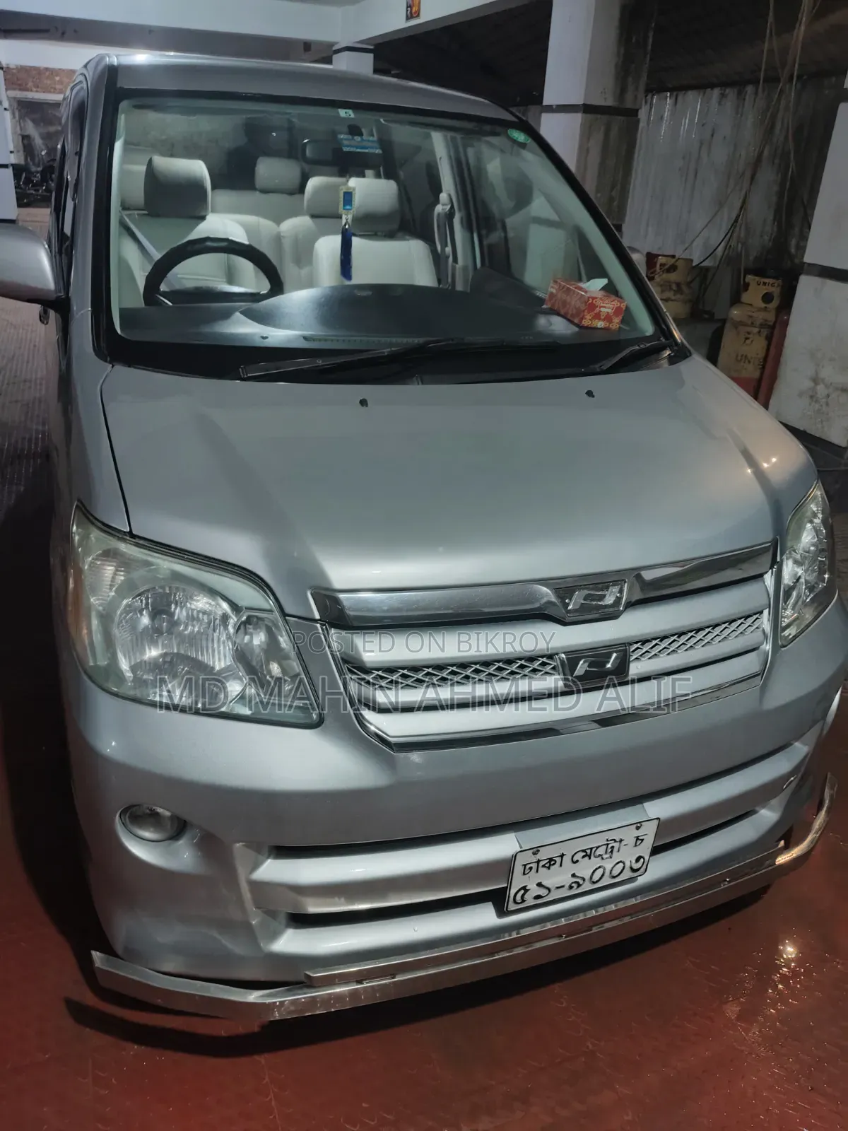 Toyota Noah 2003 Silver