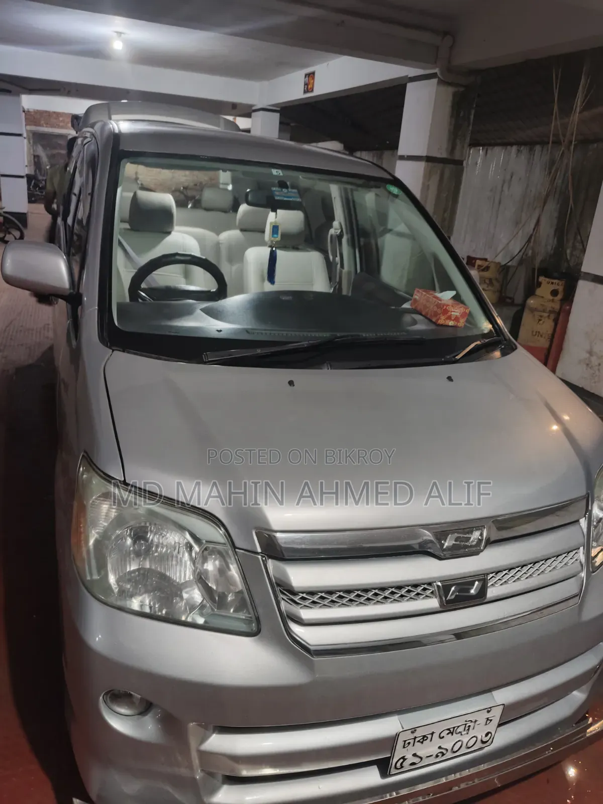 Toyota Noah 2003 Silver