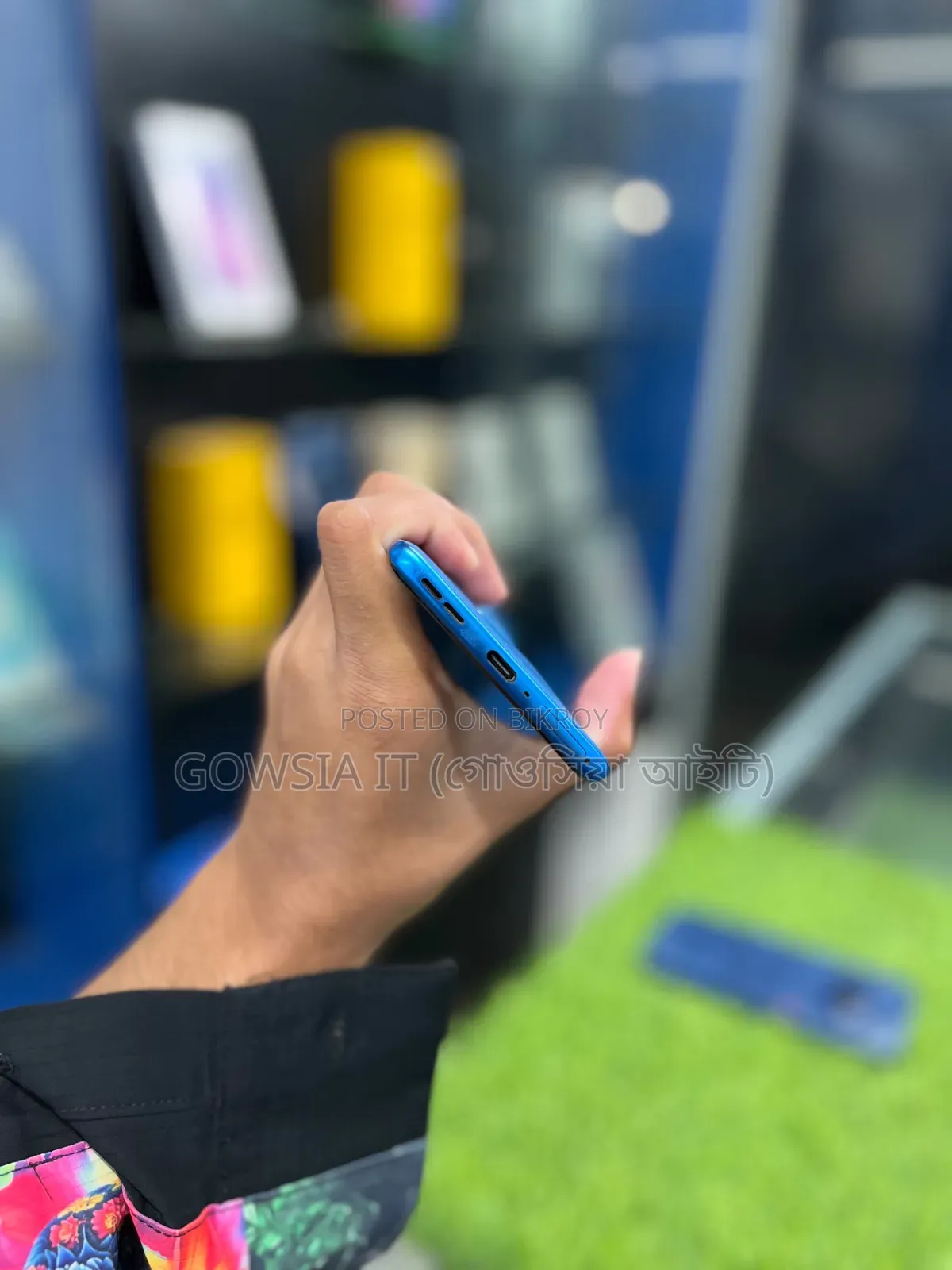 মোটর চলা এজ ৬০ ফিউশন ২৫৬ জিবি নীল