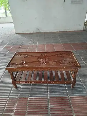 সেন্টার টেবিল
