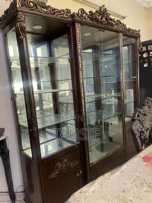 কাঠের শোকেস