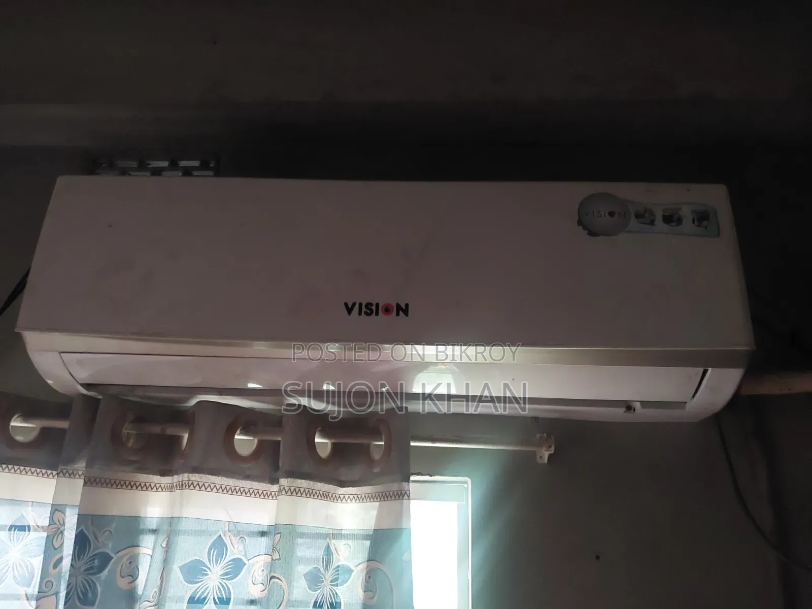 ভিশন এসি দেড় টন খুব ভালো বাসায় রানিং আছে