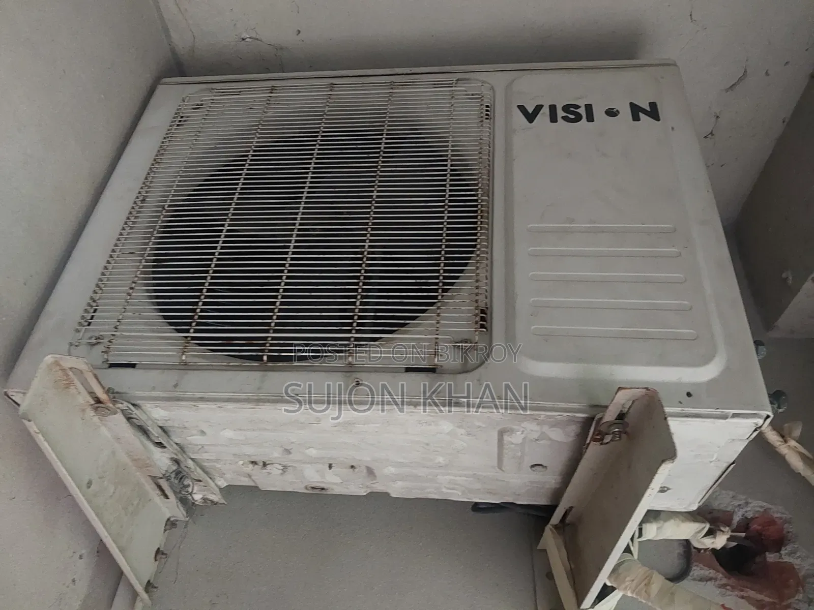ভিশন এসি দেড় টন খুব ভালো বাসায় রানিং আছে