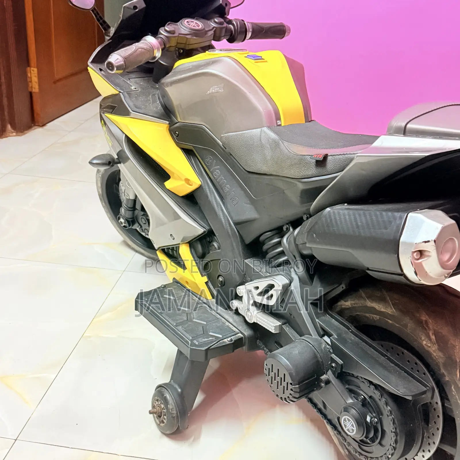 Yamaha R15 V3 2025 Yellow