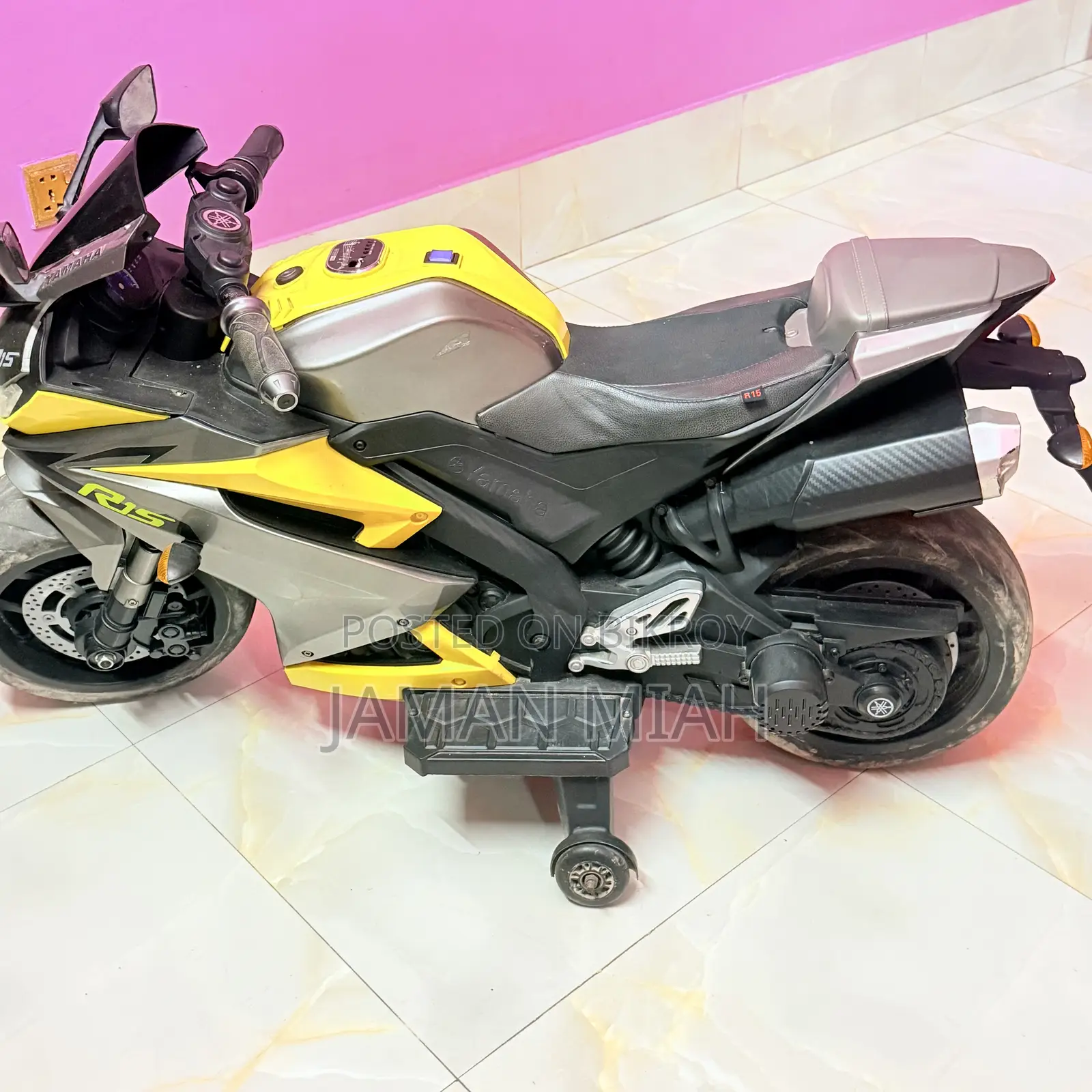 Yamaha R15 V3 2025 Yellow
