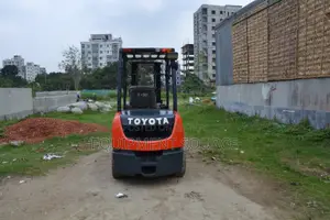 টয়োটা ৩.৫ টন ফর্কলিফট