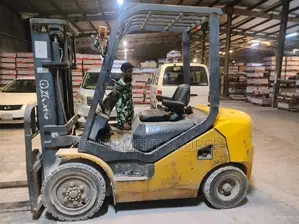 XCMG ৩ টন ফর্কলিফট