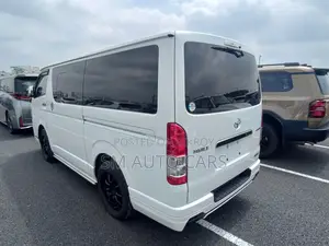 Toyota HiAce 2021 White