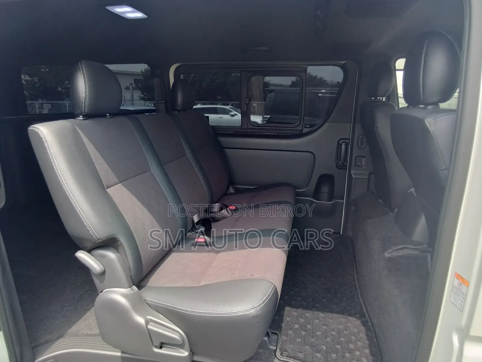 Toyota HiAce 2021 White