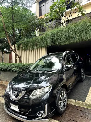 Nissan X-Trail 2.0 Hybrid FWD 2016 Black