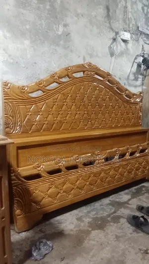 ২.৫" সলিড কাঠ দিয়ে তৈরি