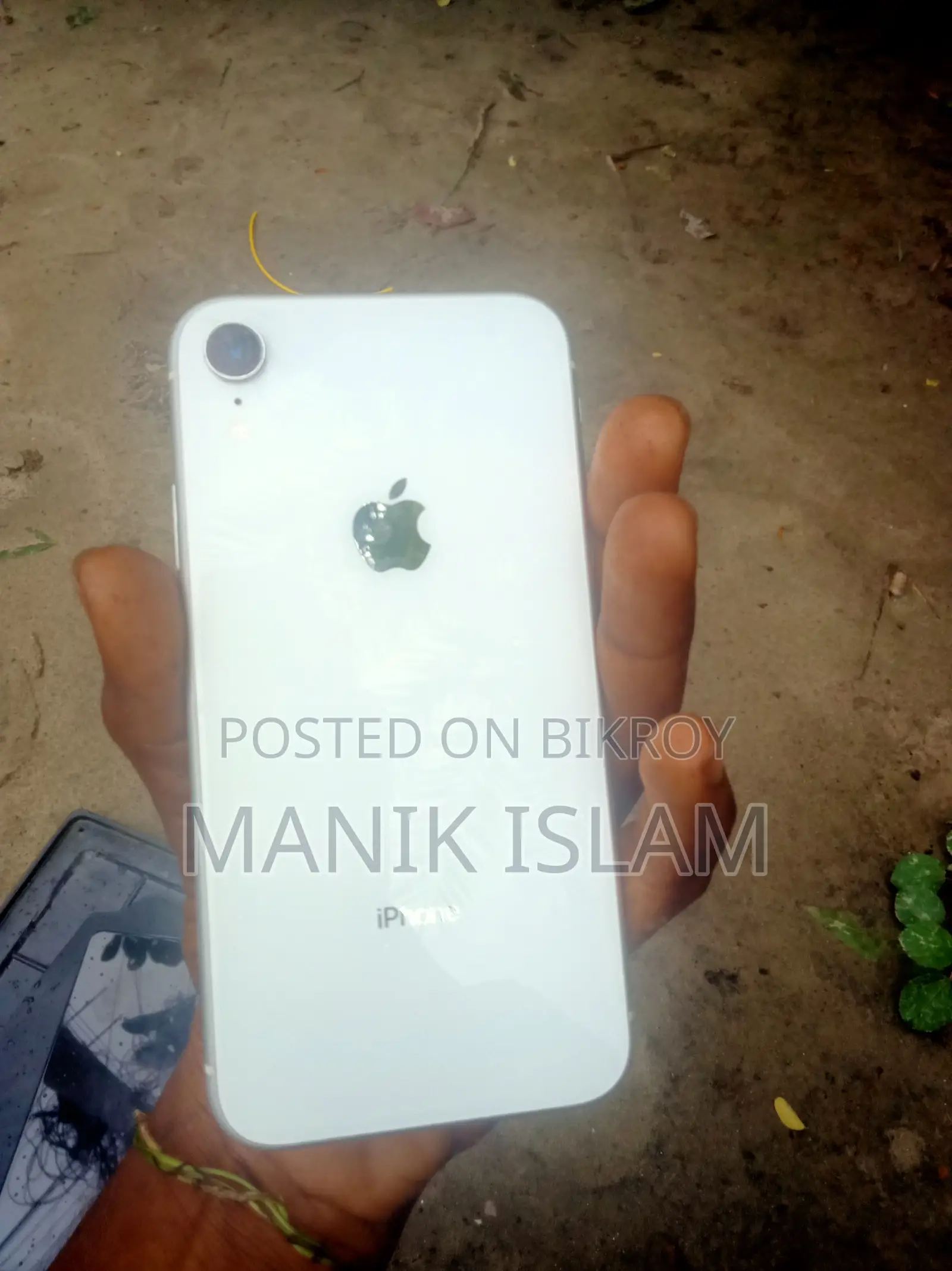 Apple iPhone XR 64 GB White