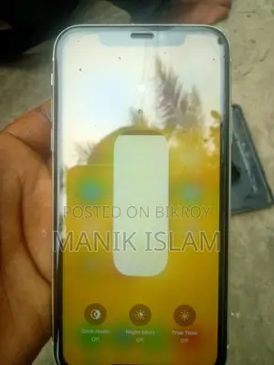 Apple iPhone XR 64 GB White