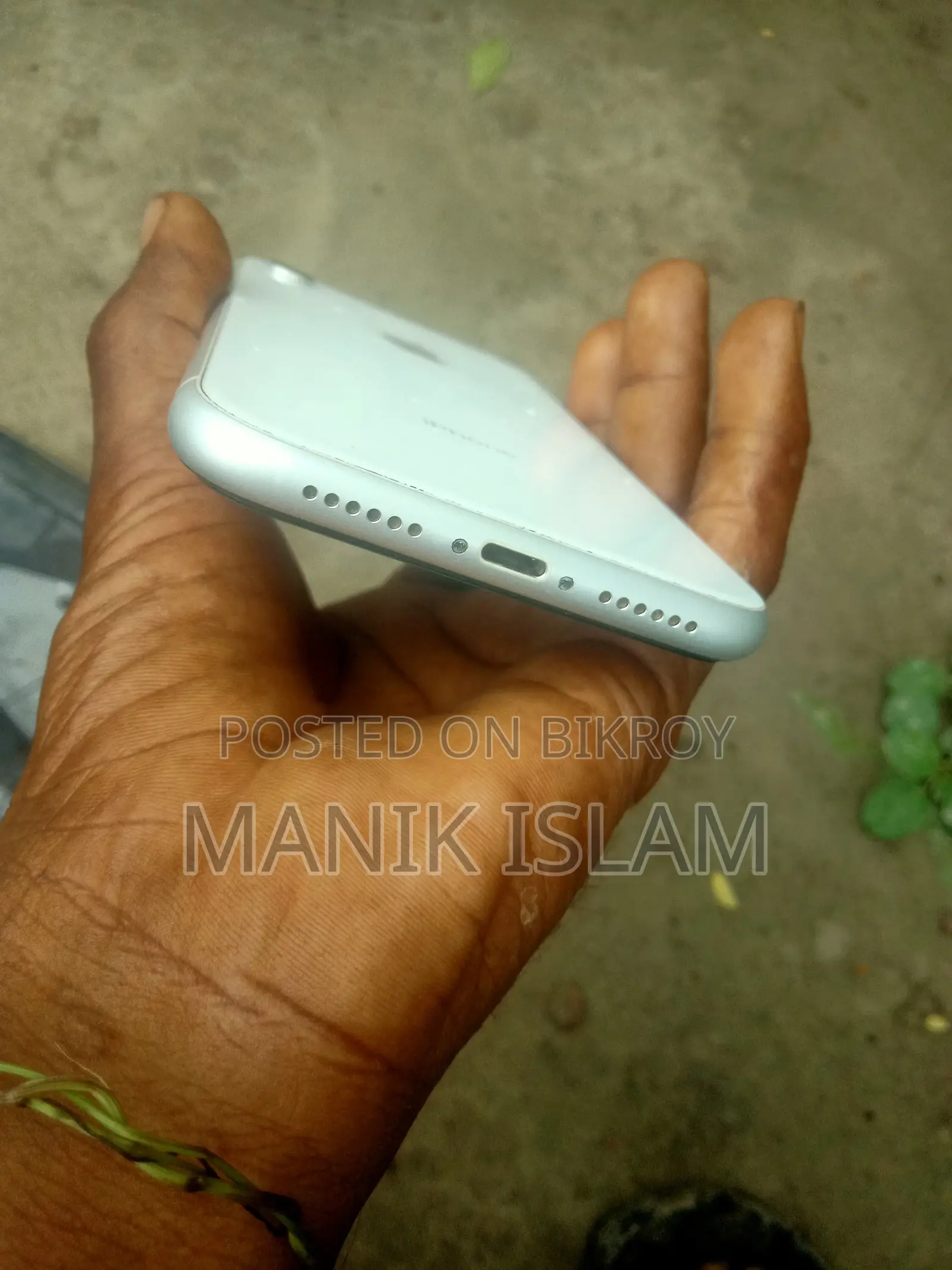 Apple iPhone XR 64 GB White