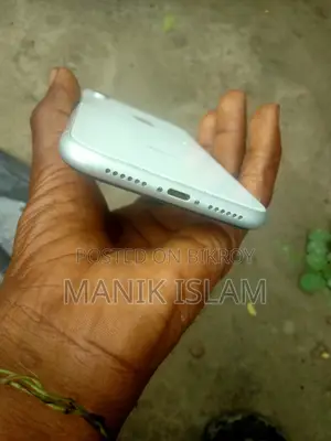 Apple iPhone XR 64 GB White