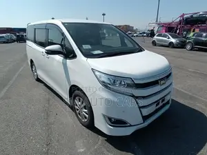 Toyota Noah ২.০ ফ্রন্ট হুইল ড্রাইভ (৮ সিটার) ২০২১ পার্ল
