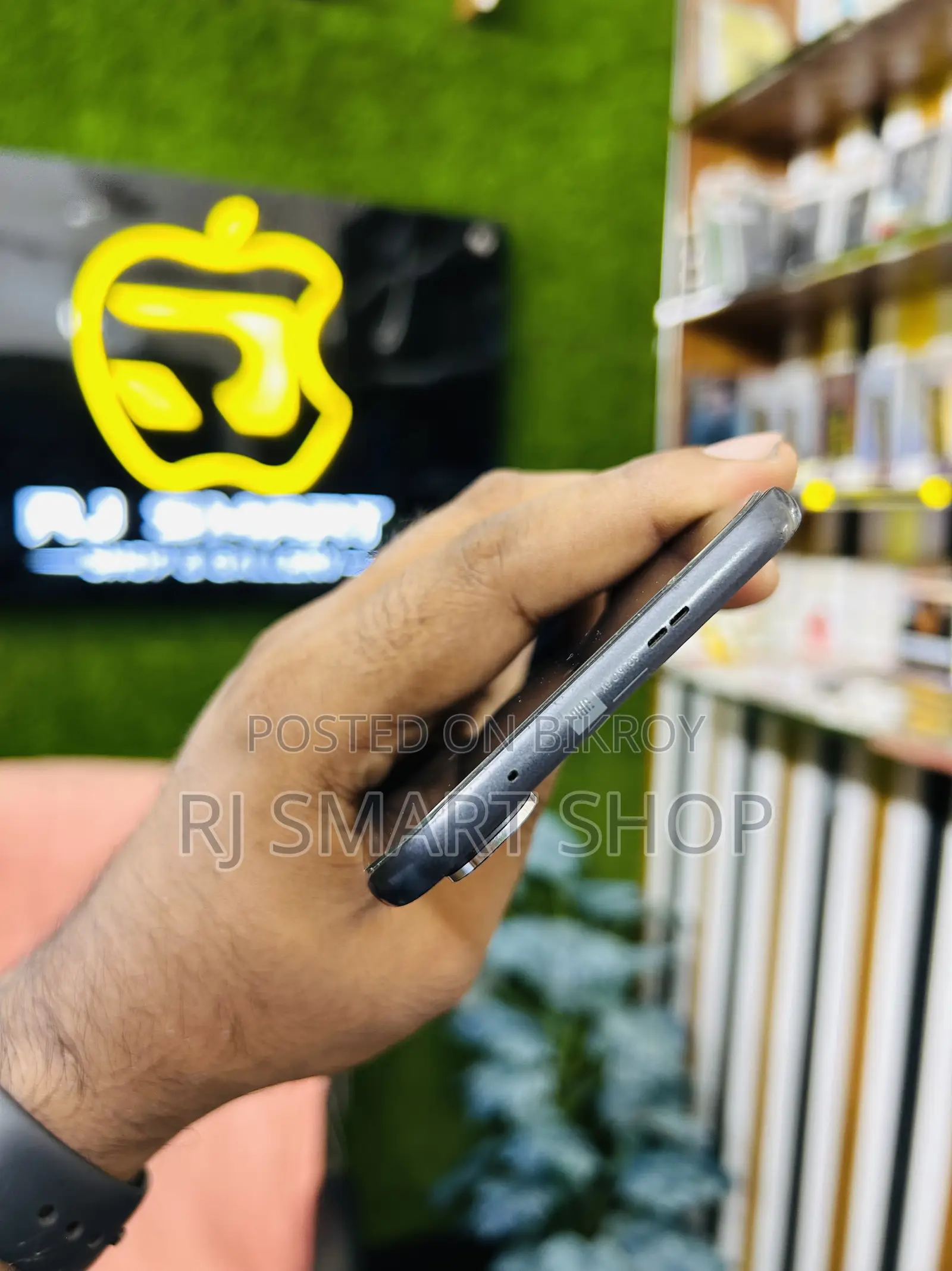 ইনফিনিক্স হট ৬০ প্রো+ ১২৮ জিবি কালো