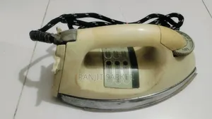 Miyako Automatic Iron Ei-135, 220v, 50-60hz, 1200w.