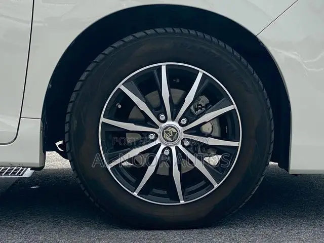 Toyota Noah 2021 Pearl