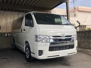 Toyota HiAce 2022 White