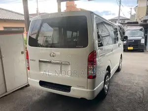 Toyota HiAce 2022 White