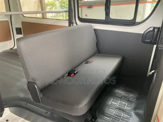 Toyota HiAce 2022 White