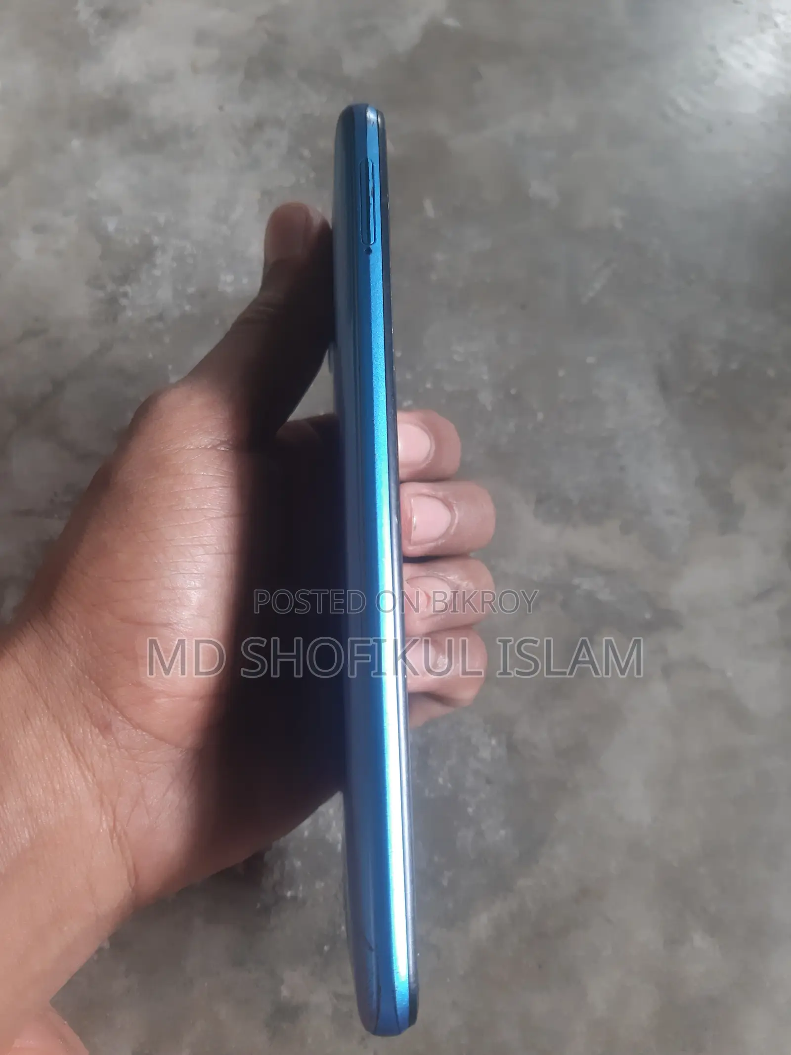 রিয়েলমি সি১১ ৩২ জিবি নীল
