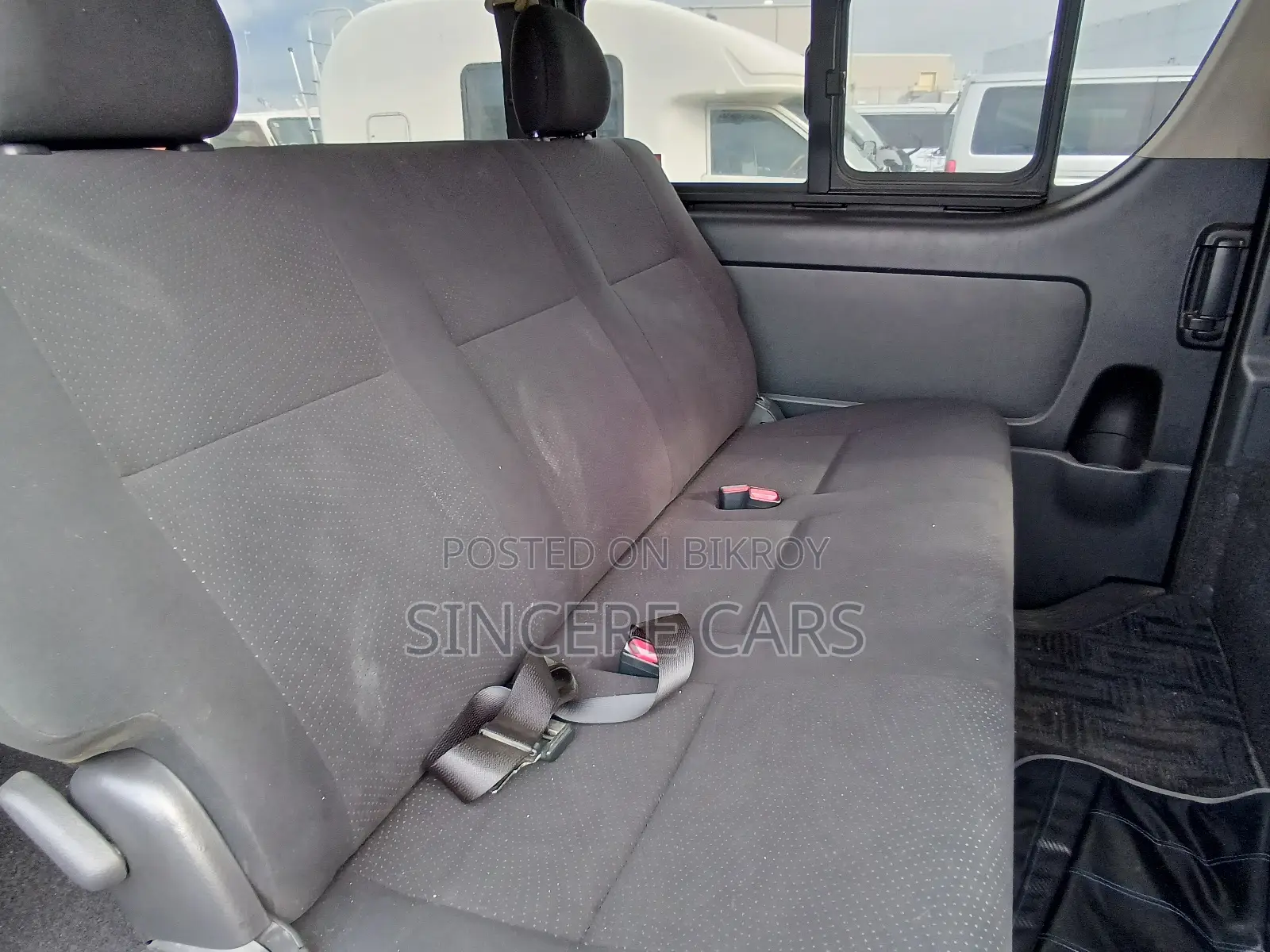 Toyota HiAce ২০২২ ব্ল্যাক