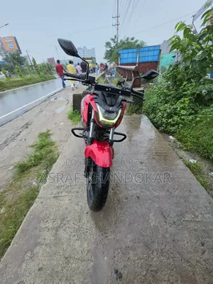 Hero Hunk 150R Xtec 2025 Red