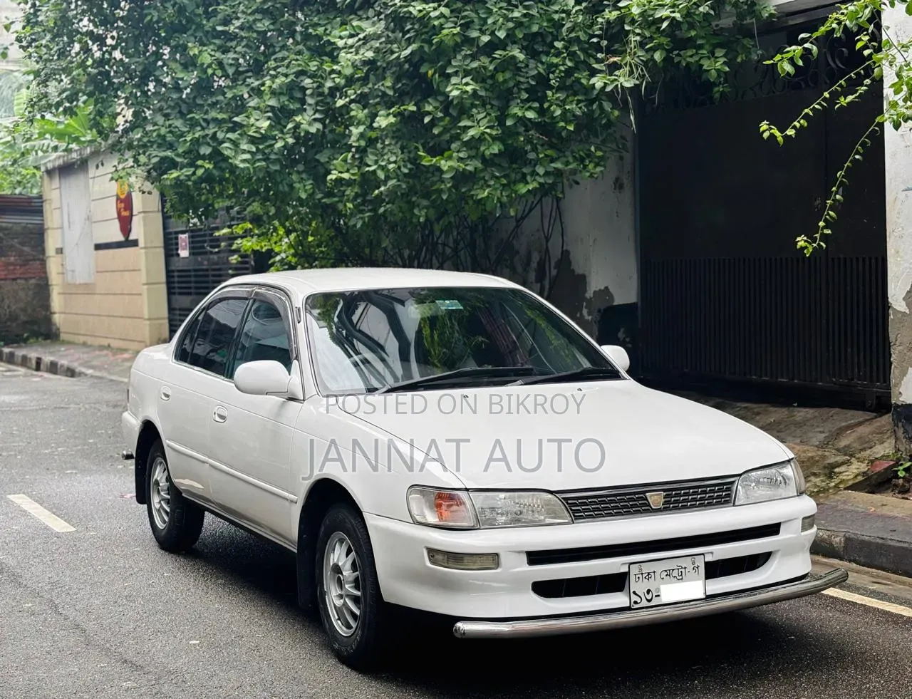 Toyota Corolla 1993 White