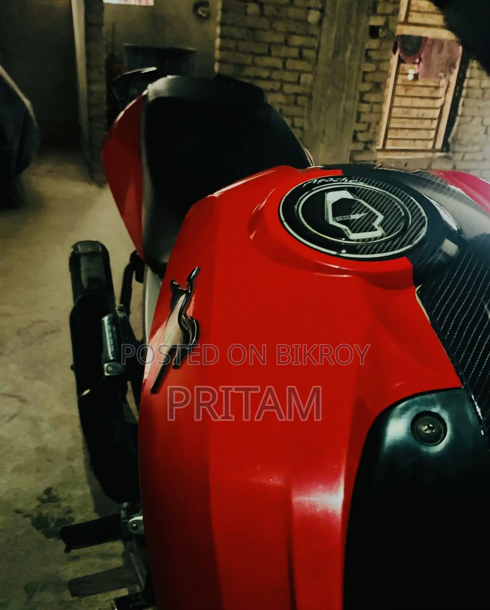 TVS Apache 160 4V 2023 Red