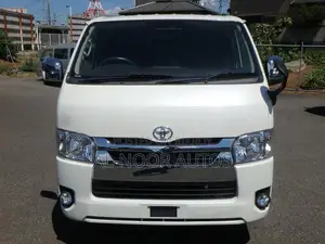 Toyota HiAce 2021 White