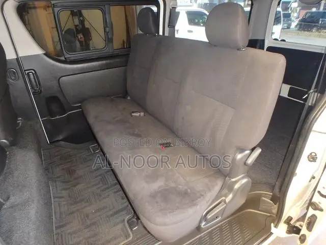 Toyota HiAce 2021 White