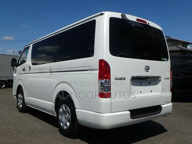 Toyota HiAce 2021 White