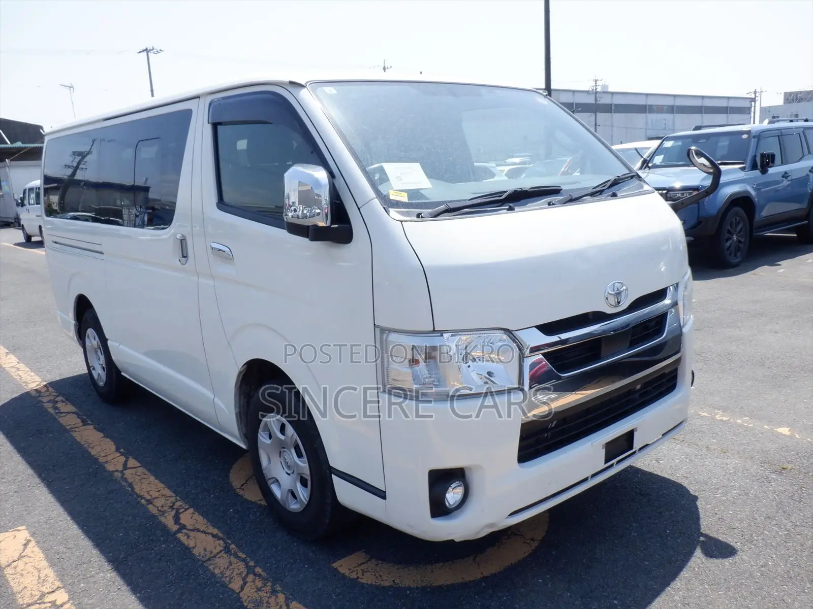 Toyota HiAce 2021 White