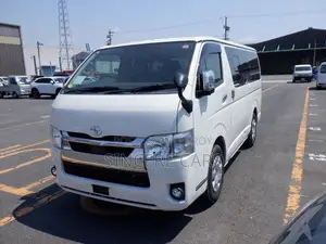 Toyota HiAce 2021 White