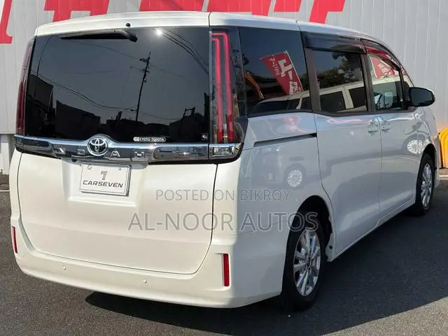 Toyota Noah 2.0 All-Wheel Drive (8 Seater) 2021 Pearl