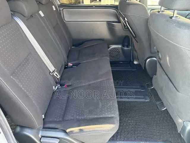 Toyota Noah 2.0 All-Wheel Drive (8 Seater) 2021 Pearl