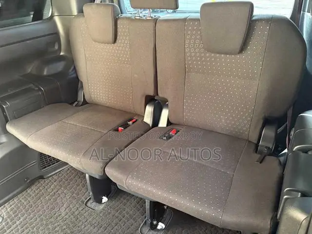 Toyota Noah 2.0 All-Wheel Drive (8 Seater) 2021 Pearl