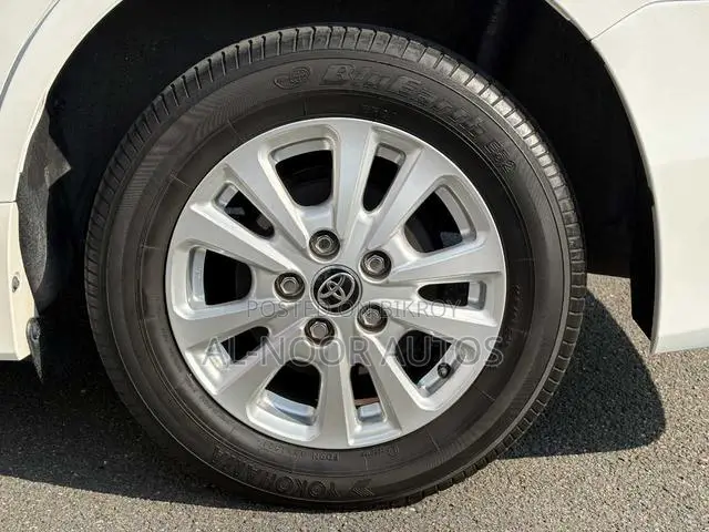 Toyota Noah 2.0 All-Wheel Drive (8 Seater) 2021 Pearl