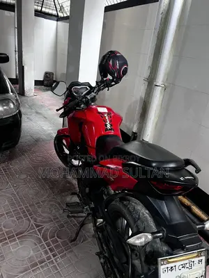 Hero Hunk 150R Xtec ২০২১ লাল