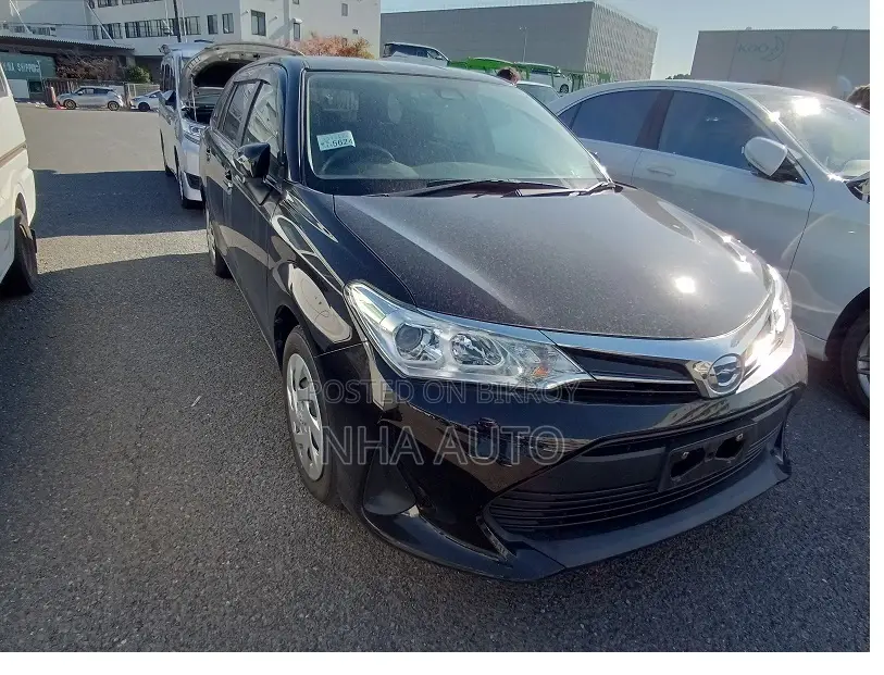 Toyota Corolla Fielder 1.5 Hybrid FWD 2021 Black