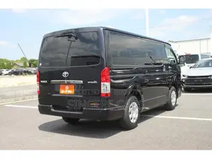 Toyota HiAce ২০২৩ কালো