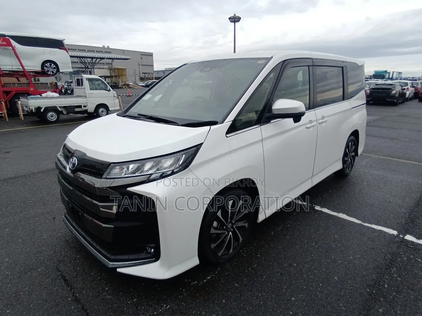 Toyota Noah 2024 Pearl