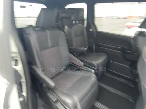 Toyota Noah 2024 Pearl