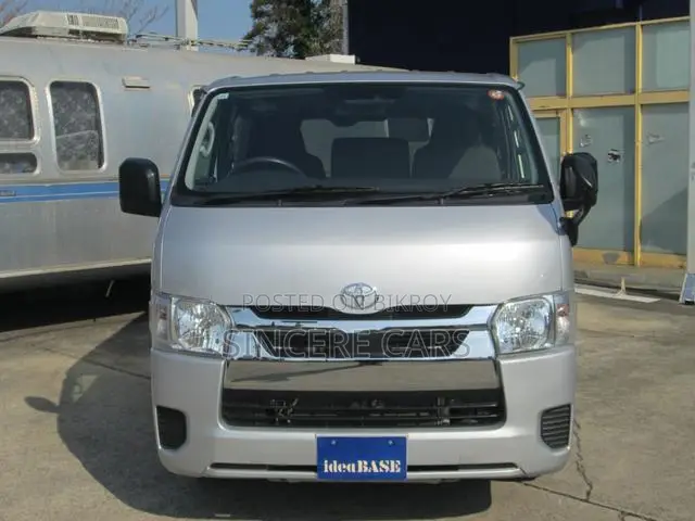Toyota HiAce 2021 Silver
